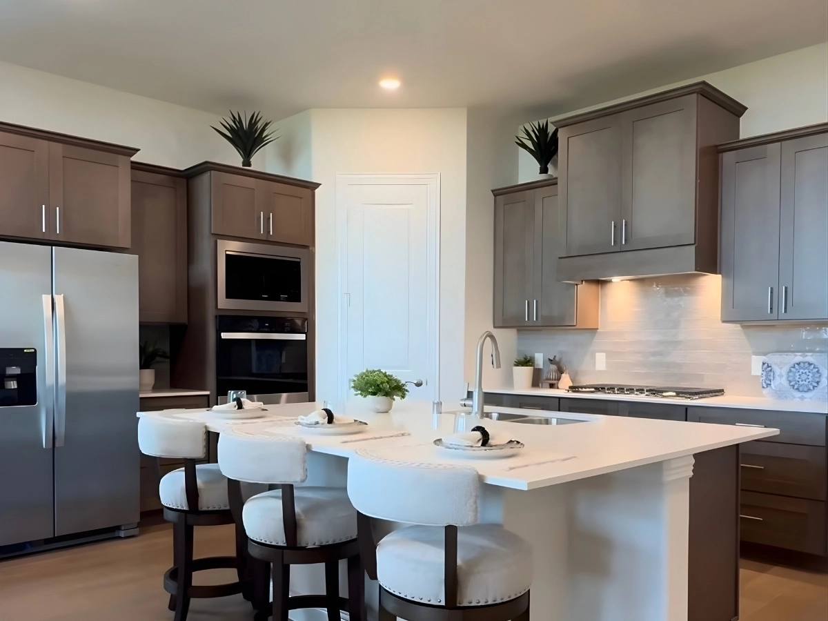High-end kitchen upgrade in Yukon, Oklahoma with custom cabinets and quartz countertops by MASB Construction & Remodeling LLC