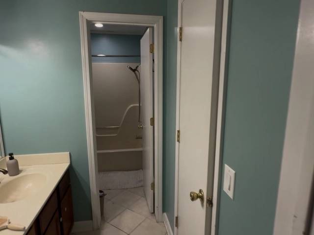Bathroom flooring and tile detail in Bethany by MASB Construction